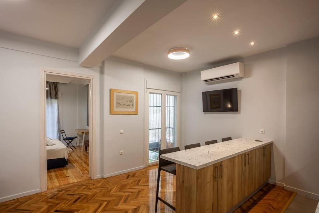 Karolou Ntil- Ground Floor Suite Thessaloníki Eksteriør bilde